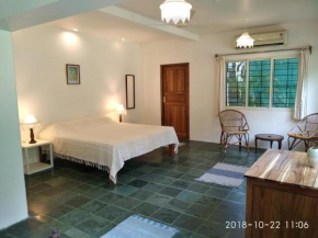 Отель Isai Ambalam guest house  Пудучерри